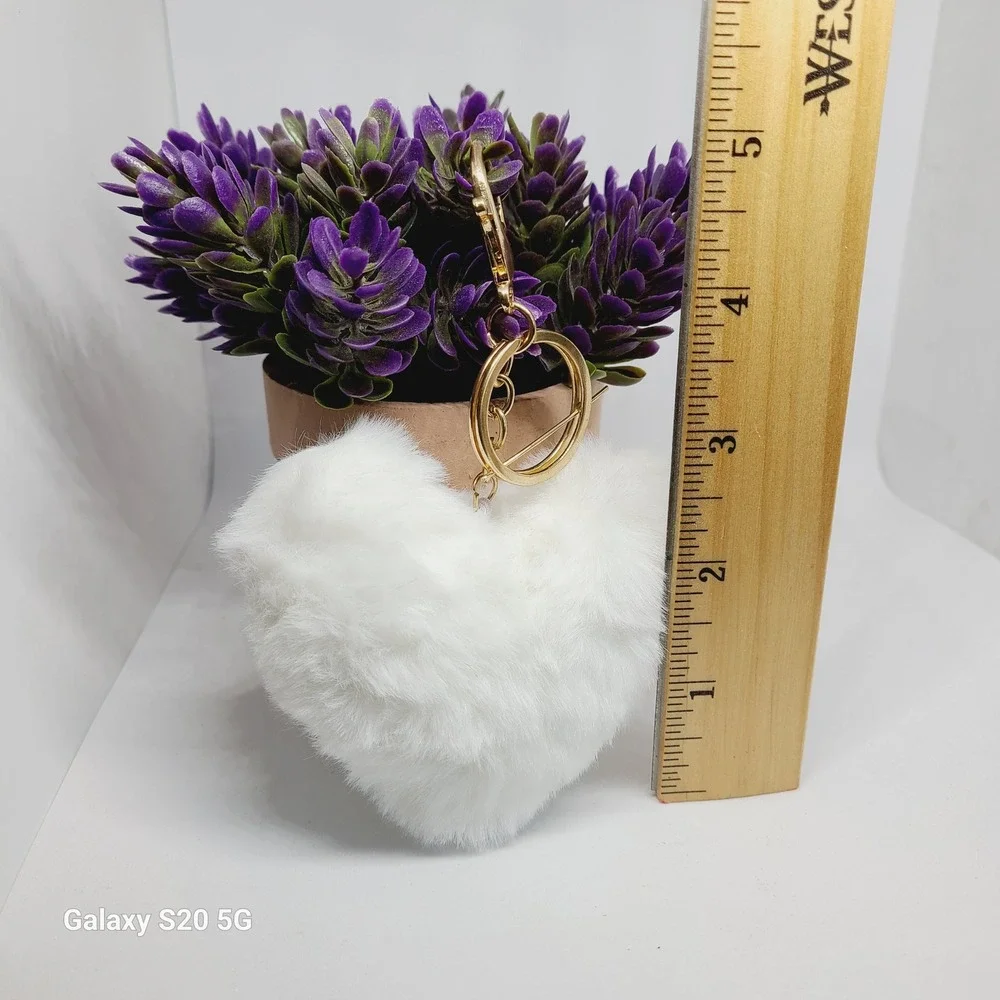 White Heart Faux Fur Pom Pom Keychain Gold Tone‎ Ring Bag Charm Accessory NEW